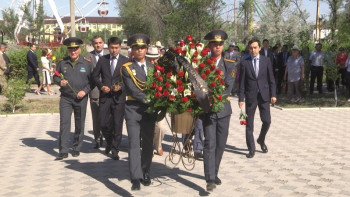 Фотография к новости: Атырауда репрессия құрбандарын еске алды