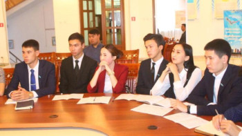 Фотография к новости: Жастар жылы. Шымкентте «Жастар мәслихаты» құрылады