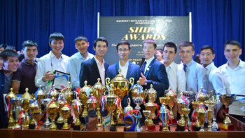 Фотография к новости: Жастар жылы. Шымкентте үздік пікірсайысшылар марапатталды