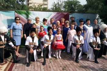 Фотография к новости: Алматыда балалар мен қарттардың басын қосқан қайырымдылық шарасы өтті