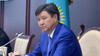 Фотография к новости: Жақып Асанов: Мемлекеттік тілге қатысты талап жыл сайын емес, күн сайын қатая береді