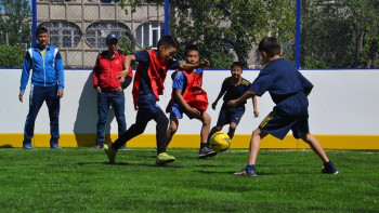 Фотография к новости: Балаларды қорғау күніне орай жаңа әмбебап спорттық алаң ашылды