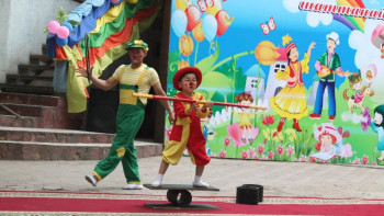 Фотография к новости: Балалар күні. Шымкентте ҚХА мүшелері бүлдіршіндерге сый жасады