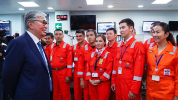 Фотография к новости: Қазақстан президенті «Болашақ» мұнай және газ өңдеу зауытына барды