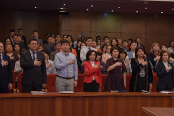 Фотография к новости: Ертең елордада жұмыс күні мемлекеттік әнұранды орындаумен басталады