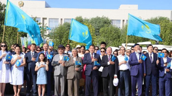 Фотография к новости: Маңғыстау өңірінде 2000 адам еліміздің әнұранын шырқады