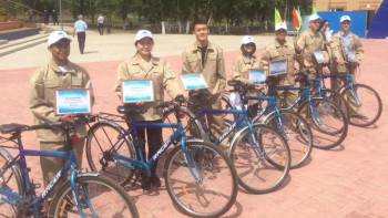 Фотография к новости: Екібастұзда «Жасыл ел» сарбаздарына велосипедтер сыйға тартылды