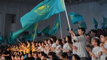 Фотография к новости: Алматыда Мемлекеттік рәміздер күні аталып өтті