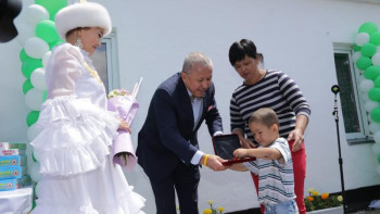 Фотография к новости: Ақадырда 11 көпбалалы отбасы баспаналы болды 