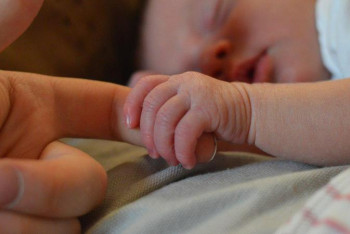 Фотография к новости: Елімізде 70 мыңнан астам сәби sms арқылы тіркелді