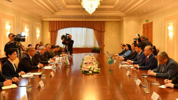 Фотография к новости: Қазақстан-Өзбекстан парламентаралық байланысы нығая түсті – Нығматулин