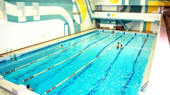 Фотография к новости: Ақтаудағы жабық бассейндерде 100-ден астам оқушы тегін жаттығады