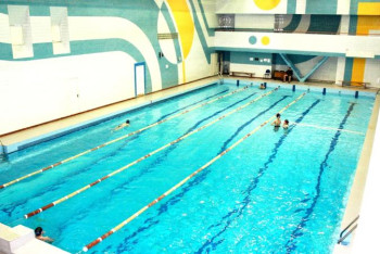 Фотография к новости: Ақтаудағы жабық бассейндерде 100-ден астам оқушы тегін жаттығады