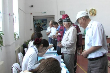 Фотография к новости: Исатайлықтар да сайлаудан қалыс қалмауда