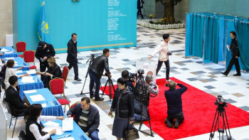 Фотография к новости: Комиссия төрағасы: Сайлаушылардың 10% келіп үлгерді