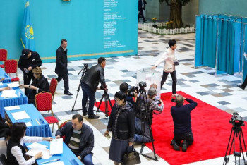 Фотография к новости: Комиссия төрағасы: Сайлаушылардың 10% келіп үлгерді