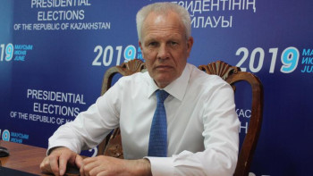 Фотография к новости: Қазақстандықтардың сайлауға балаларымен келгені ұнады – халықаралық бақылаушы