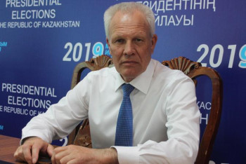 Фотография к новости: Қазақстандықтардың сайлауға балаларымен келгені ұнады – халықаралық бақылаушы