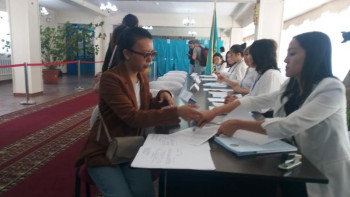 Фотография к новости: Сайлау учаскелерінен заң бұзушылық байқамадым – Бекнұр Кисиков