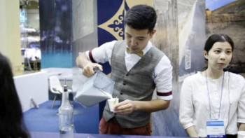 Фотография к новости: Қазақстанда жасалатын табиғи сусындар Сеулдегі халықаралық көрмеге қойылды