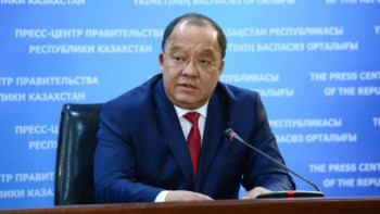 Фотография к новости: Төлеутай Рахымбеков Қасым-Жомарт Тоқаевты жеңісімен құттықтады