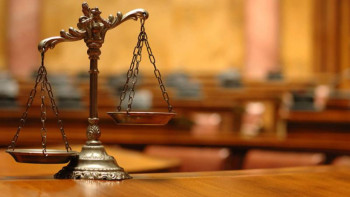 Фотография к новости: Өскеменде заңгерден тегін кеңес алуға болады