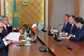 Фотография к новости: Сенаторлар Франция Ұлттық Ассамблеясының делегациясымен кездесті