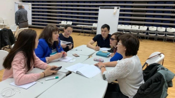 Фотография к новости:  Қарағандылық пән мұғалімдері тіл мектебінде білім алуда