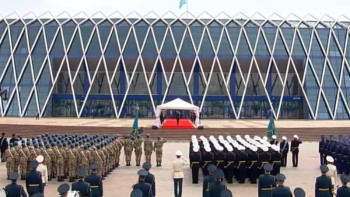 Фотография к новости: Тоқаевтың алдында сарбаздар сап түзеді 