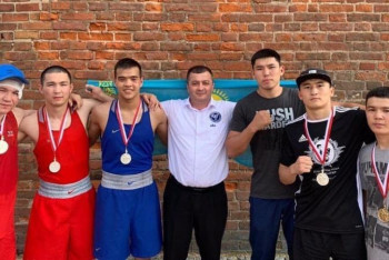 Фотография к новости: Отандық боксшылар Польшадағы турнирде 5 медаль еншіледі 