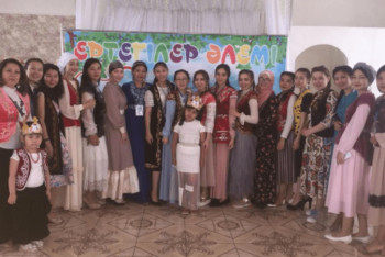 Фотография к новости: Ақтөбелік жастар балалар үйінің тәрбиеленушілеріне тегін той жасап берді