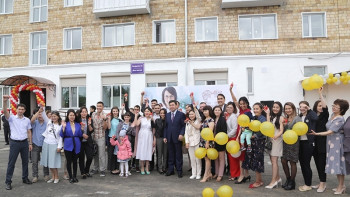 Фотография к новости: Шахтинскте жас дәрігерлер баспанамен қамтылды