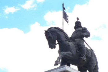 Фотография к новости: Бөкенбай батырға ескерткіш орнатылды