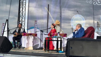 Фотография к новости: Тарбағатайдағы халықаралық айтыста бес ақын жүлдегер атанды