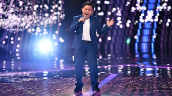 Фотография к новости: Елордалықтар Ержанның концертін тамашалайды