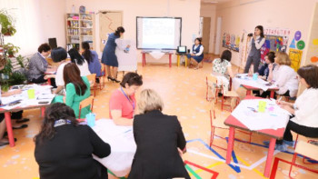 Фотография к новости: Балабақша қызметкерлері тәрбие берудің инновациялық әдістерін үйренуде