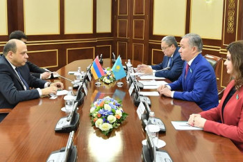 Фотография к новости: Нұрлан Нығматулин бірнеше елшіні қабылдады