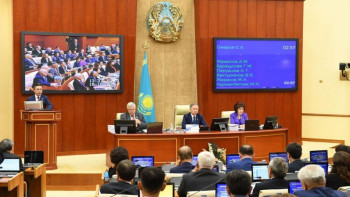 Фотография к новости: Мәжіліс жемқорлықпен ұсталған қызметкерлері үшін басшыларын жауапты ететін заң жобасын мақұлдады