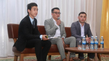 Фотография к новости: IT мамандар оқушылармен кездесті