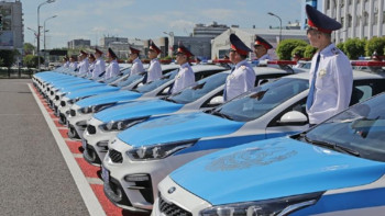 Фотография к новости: Қарағанды облысының полиция департаментіне 86 көлік табыс етілді