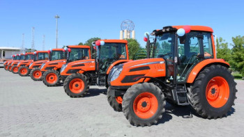 Фотография к новости: Түркістандық шаруалар жаңа техникаға қол жеткізді