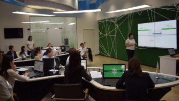 Фотография к новости: Қарағандыда әкімдік қызметкерлері цифрлық сауаттылыққа үйренді