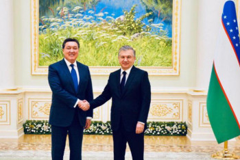 Фотография к новости: Мамин Ташкентте Өзбекстан президентімен кездесті