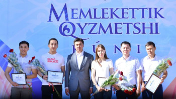 Фотография к новости: Шымкентте мемлекеттік қызметшілер күні атап өтілді