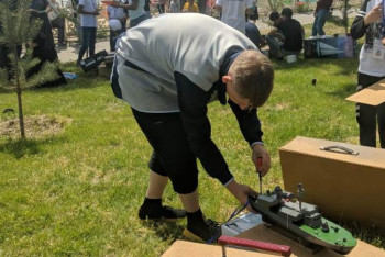 Фотография к новости: Павлодарлық оқушылардың әуе модельдері үш жүлдені жеңіп алды