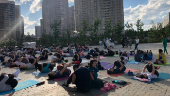 Фотография к новости: Нұр-Сұлтанда йога фестиваліне 500 адам қатысты