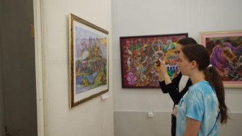 Фотография к новости: Қарағандыда №1 балалар көркемөнер мектебі түлектерінің көрмесі ашылды