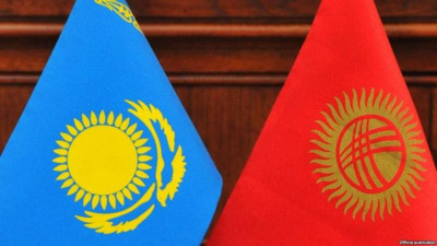 Мемлекет басшысы Жээнбековпен телефон арқылы сөйлесті