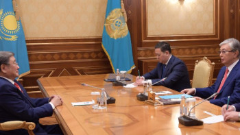 Фотография к новости: Мемлекет басшысы Монғолияның Тұңғыш Президентімен кездесті