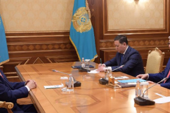 Фотография к новости: Мемлекет басшысы Монғолияның Тұңғыш Президентімен кездесті